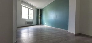 63m² Office in Armentieres, France No. 260043