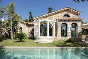 2 bedrooms Villa in Antibes, France No. 758