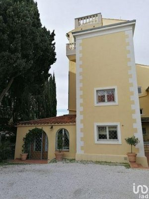 2 bedrooms Condo in Toulon, France No. 9575