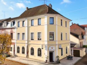 3 bedrooms Building in Saarlouis, Germany No. 115171