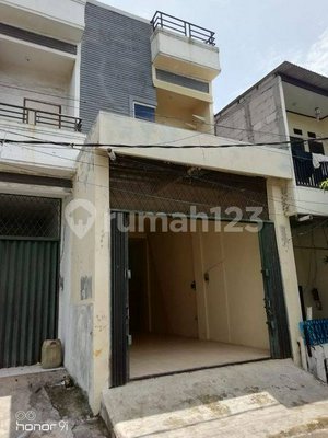 120m² Shop in Cengkareng, Indonesia No. 1373