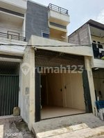 120m² Shop in Cengkareng, Indonesia No. 1373 - shop in Indonesia