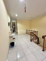 4 bedrooms House in Jakarta, Indonesia No. 1988 - Image 9