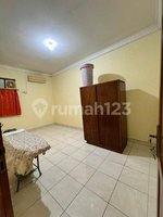 4 bedrooms House in Jakarta, Indonesia No. 1988 - Image 12
