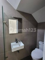 3 bedrooms House in Jakarta, Indonesia No. 2001 - Image 12