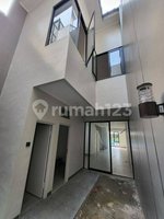 3 bedrooms House in Jakarta, Indonesia No. 2001 - Image 15