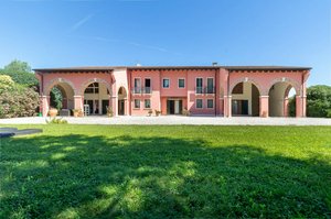 4 bedrooms Villa in Grantorto, Italy No. 103078