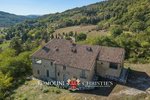 6 bedrooms House in Montone, Italy No. 107683 - Image 2
