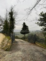 5 bedrooms House in Tolentino, Italy No. 10851 - Image 27