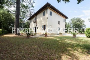 8 bedrooms Villa in Carmignano, Italy No. 127870