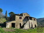 6 bedrooms House in Cortona, Italy No. 136 - Image 2