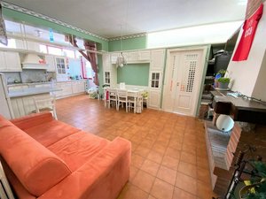 7 rooms House in Catanzaro, Italy No. 145797