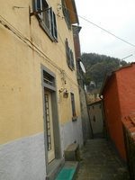 2 bedrooms House in Pescia, Italy No. 154 - Image 6