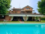 3 bedrooms Villa in Segrate, Italy No. 166703 - Image 17