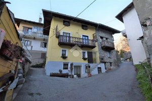 3 bedrooms House in Chatillon, Italy No. 175454