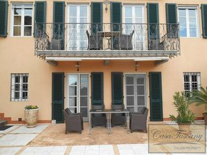 3 bedrooms Villa in Lucca, Italy No. 184