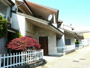 2 bedrooms House in Origgio, Italy No. 196657