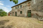 8 bedrooms House in Lajatico, Italy No. 203 - Image 4