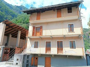 9 rooms House in Donnas, Italy No. 214264