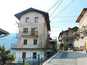 12 rooms House in Pont Saint Martin, Italy No. 215340