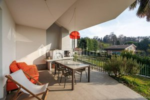 3 bedrooms Villa in Turin, Italy No. 222028