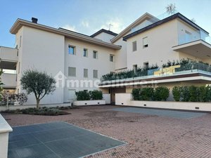 3 bedrooms Penthouse in Parma, Italy No. 225866