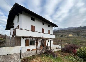 3 bedrooms Villa in Rovereto, Italy No. 229033