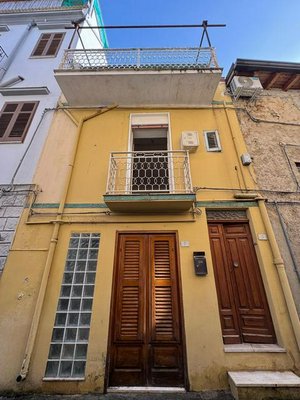 2 bedrooms House in Cianciana, Italy No. 232532