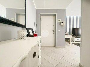 4 rooms Apartment in Palermo, Italy No. 233990