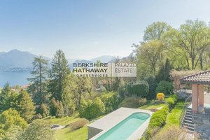 22 rooms Villa in Stresa, Italy No. 235217