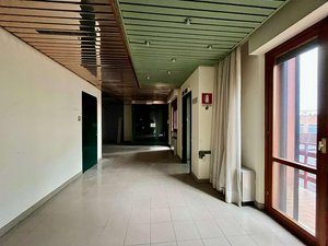 6 rooms Apartment in Ancona, Italy No. 235971