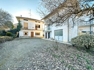 5 rooms House in Gattinara, Italy No. 236949