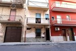 5 rooms House in Palagonia, Italy No. 237450 - house in Italy