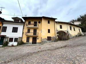 6 rooms House in Somano, Italy No. 238950
