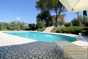 3 bedrooms Villa in Capolona, Italy No. 242