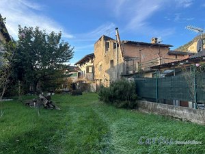 4 rooms House in Ponte Lambro, Italy No. 242005