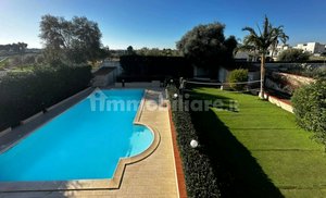 5 bedrooms Villa in Syracuse, Italy No. 250219