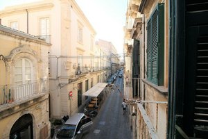 6 rooms Apartment in Syracuse, Italy No. 250611