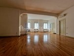 2 bedrooms Apartment in Mantua, Italy No. 250747 - Image 3