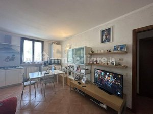 2 bedrooms Apartment in Mantua, Italy No. 250761
