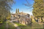 7 bedrooms House in Sinalunga, Italy No. 318 - Image 4