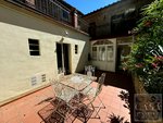 2 bedrooms Apartment in Cortona, Italy No. 331 - Image 2