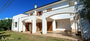 6 rooms Villa in Lamezia Terme, Italy No. 41577