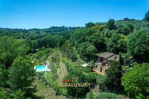5 bedrooms Villa in Montepulciano, Italy No. 432