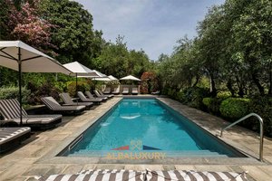 12 bedrooms Villa in Camaiore, Italy No. 440