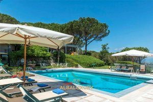 8 bedrooms Villa in Arezzo, Italy No. 459