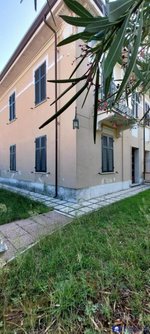 4 bedrooms House in Carrara, Italy No. 48098 - house in Italy