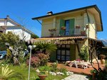 3 bedrooms Villa in Montignoso, Italy No. 49599 - Image 2