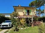 3 bedrooms Villa in Montignoso, Italy No. 49599 - Image 3