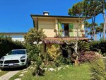 3 bedrooms Villa in Montignoso, Italy No. 49606 - Image 3